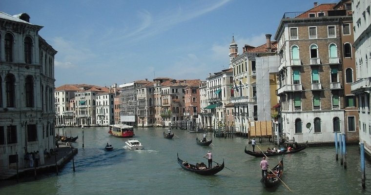 В Венеции пересохла часть городских каналов