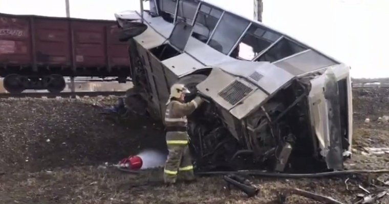 Количество погибших при столкновении поезда и автобуса под Ярославлем достигло 8