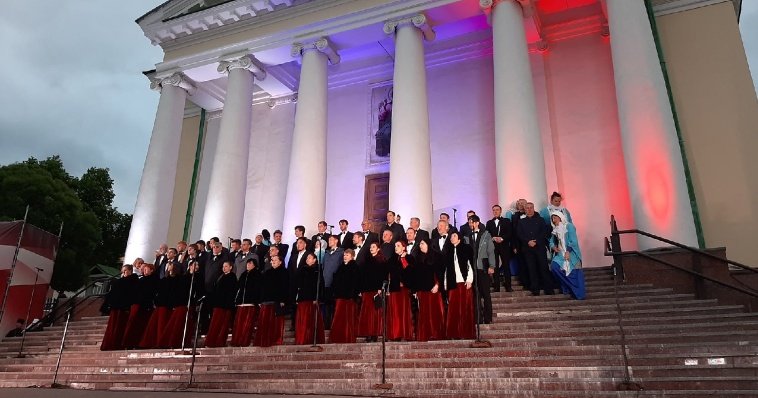 Свыше трех тысяч горожан и гостей столицы пришли на выступление Большого хорового собора в Ижевске