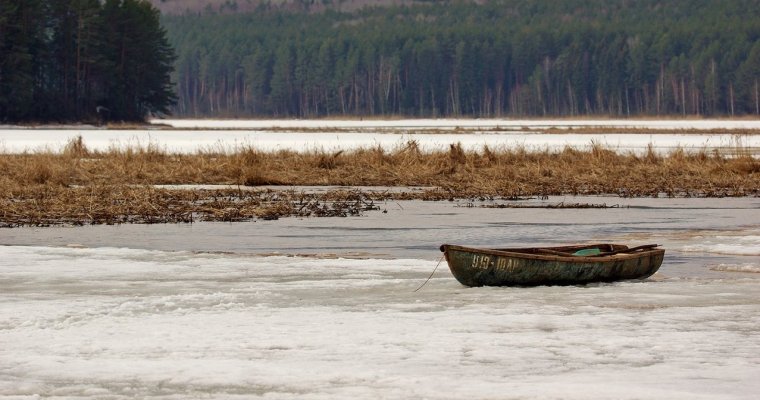 Два человека погибли после опрокидывания лодки на реке Каме в Удмуртии