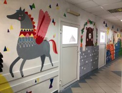 Жители Ижевска раскрасили стены в детской больнице