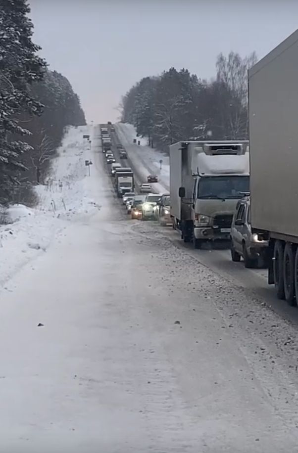 «Мне он тоже не нравится»: глава Воткинска прокомментировал неудобный светофор на въезде в город 