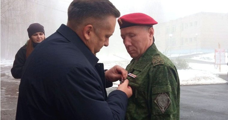Глава Ижевска наградил медалью «За храбрость» участника СВО Александра Хлебникова 