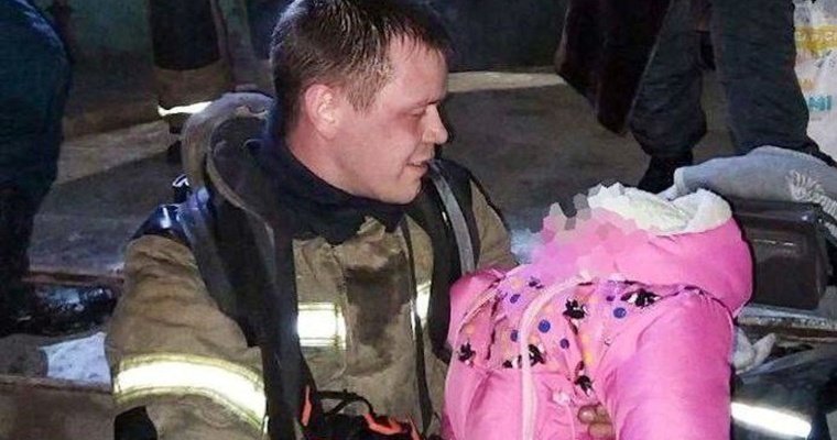 Спасение младенца при пожаре в Воткинске и поиск главной новогодней ели России: новости к этому часу