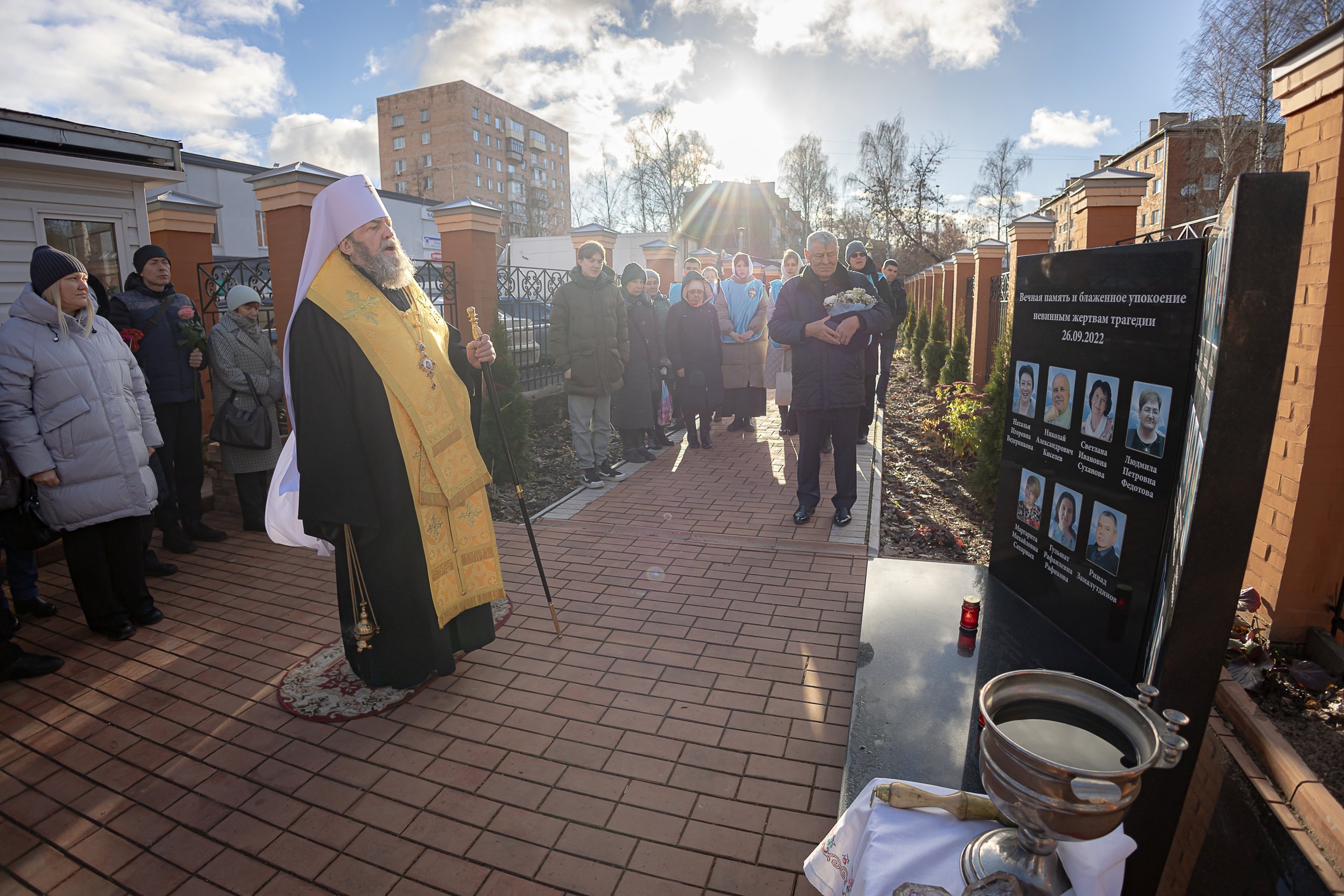 В Ижевске открыли мемориал погибшим в школе №88