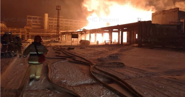 При пожаре на нефтеперерабатывающем заводе в Иркутской области погибли два человека