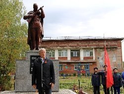 В деревне Усть-Сарапулка восстановили мемориал павшим воинам в Великую Отечественную войну