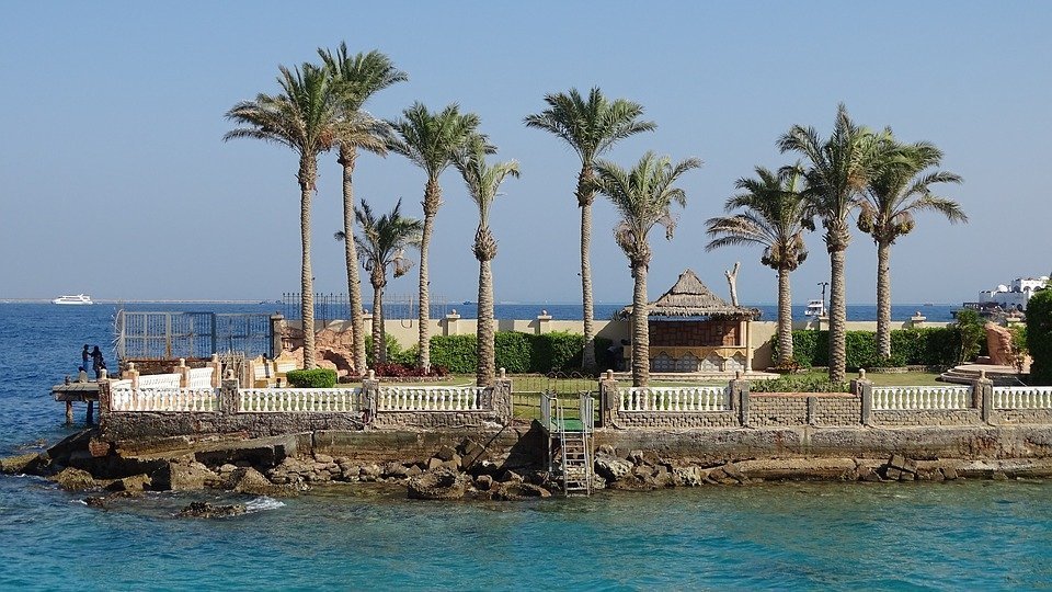Прямые перелеты на курорты Египта из России могут возобновиться в апреле