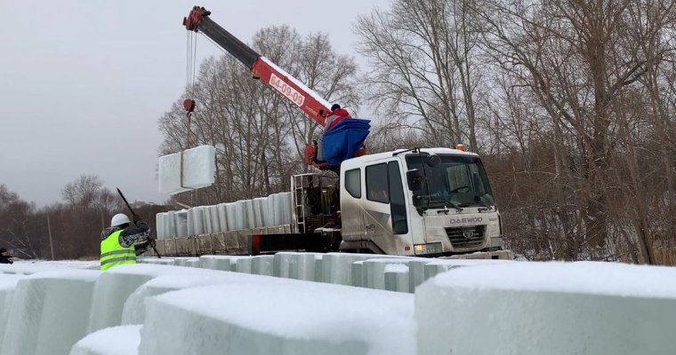 В Ижевске началась заготовка льда для городка на Центральной площади