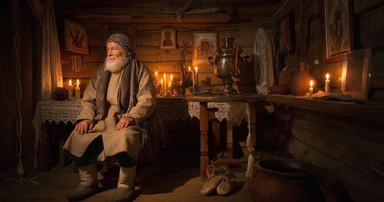 Пожилой селянин в Удмуртии жёг свечи, курил в доме и сгорел при пожаре