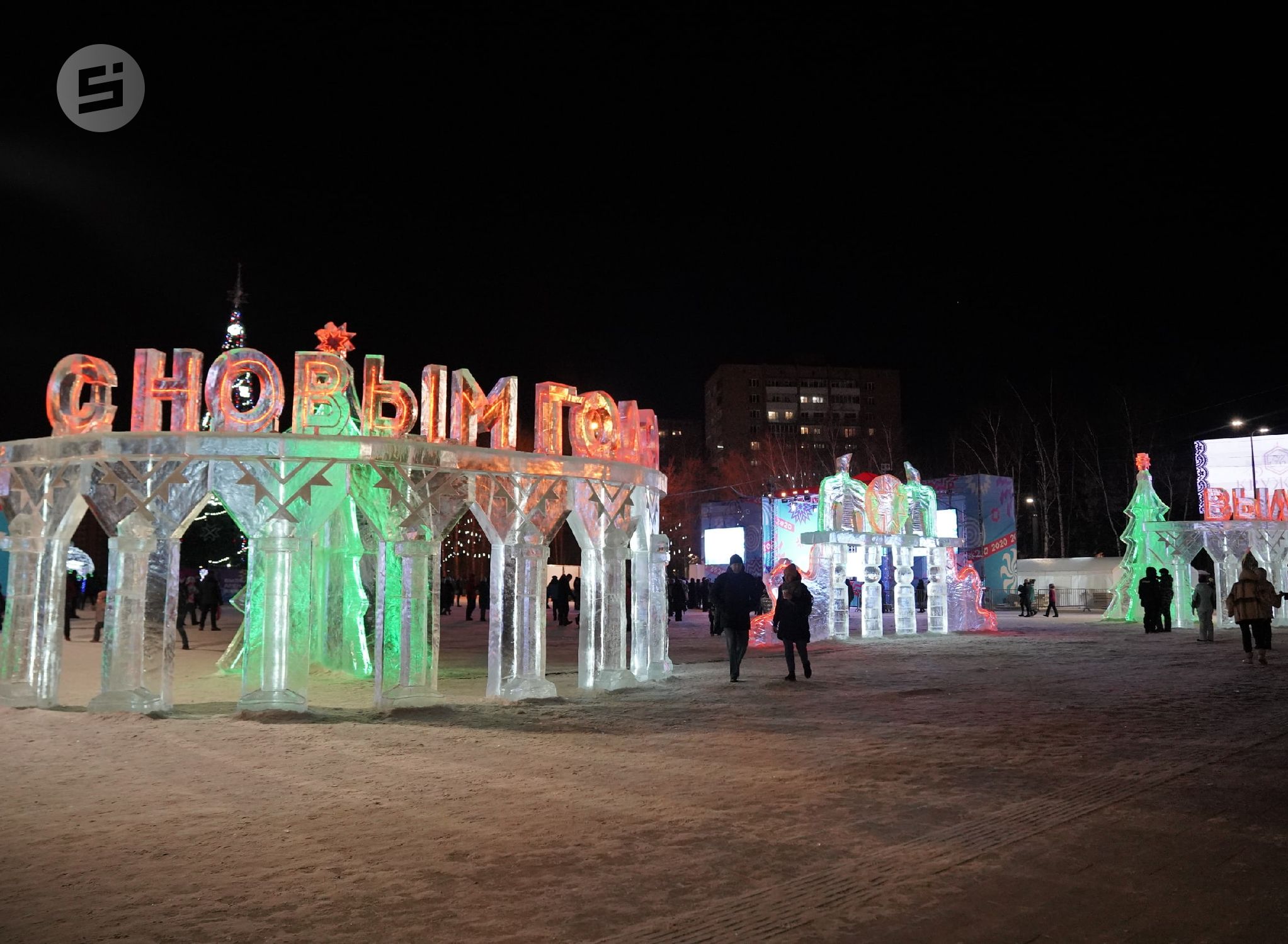 

В Ижевске расширят список улиц, которые украсят праздничной иллюминацией в преддверии Нового года


