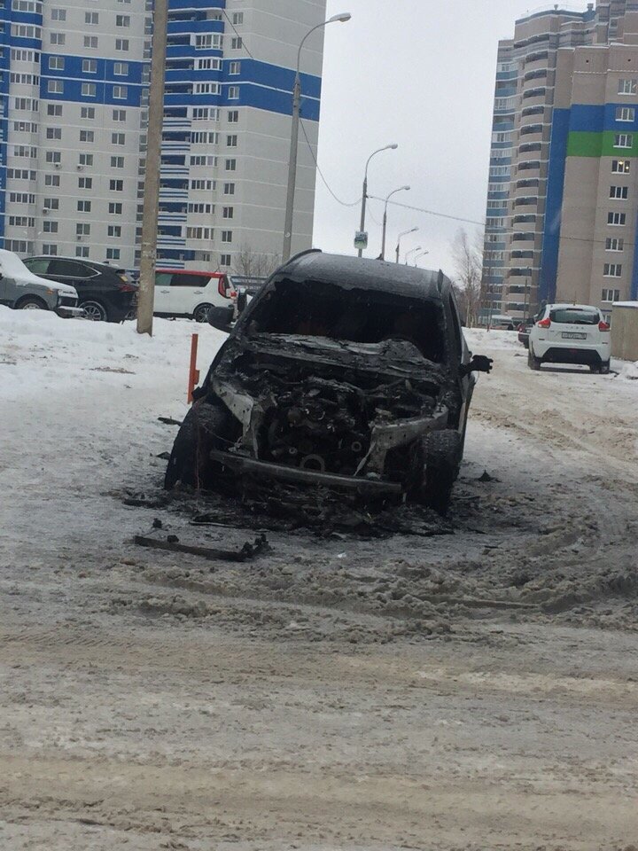 Неизвестные подожгли «BMW» на улице 40 лет Победы в Ижевске