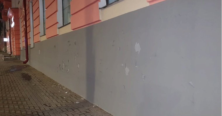 Облезший после зимы фасад «сталинки» на улице Пушкинской в Ижевске восстановит подрядчик