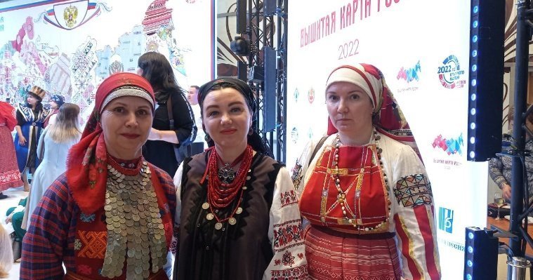 Мастера из Удмуртии побывали в Москве на презентации «Вышитой карты России»
