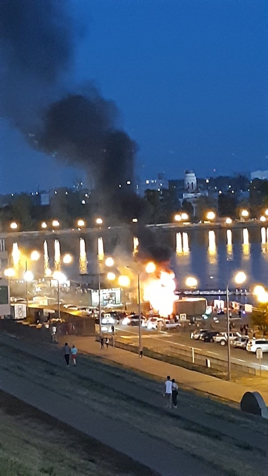 

На набережной Ижевска вспыхнул пожар

