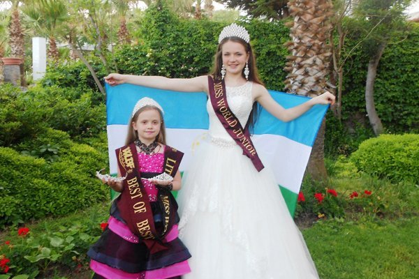 Две девочки из Башкирии стали победительницами «Little Miss & Mister World-2015»
