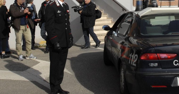 В институте итальянского Фьюджи псих взял в заложники 20 студентов