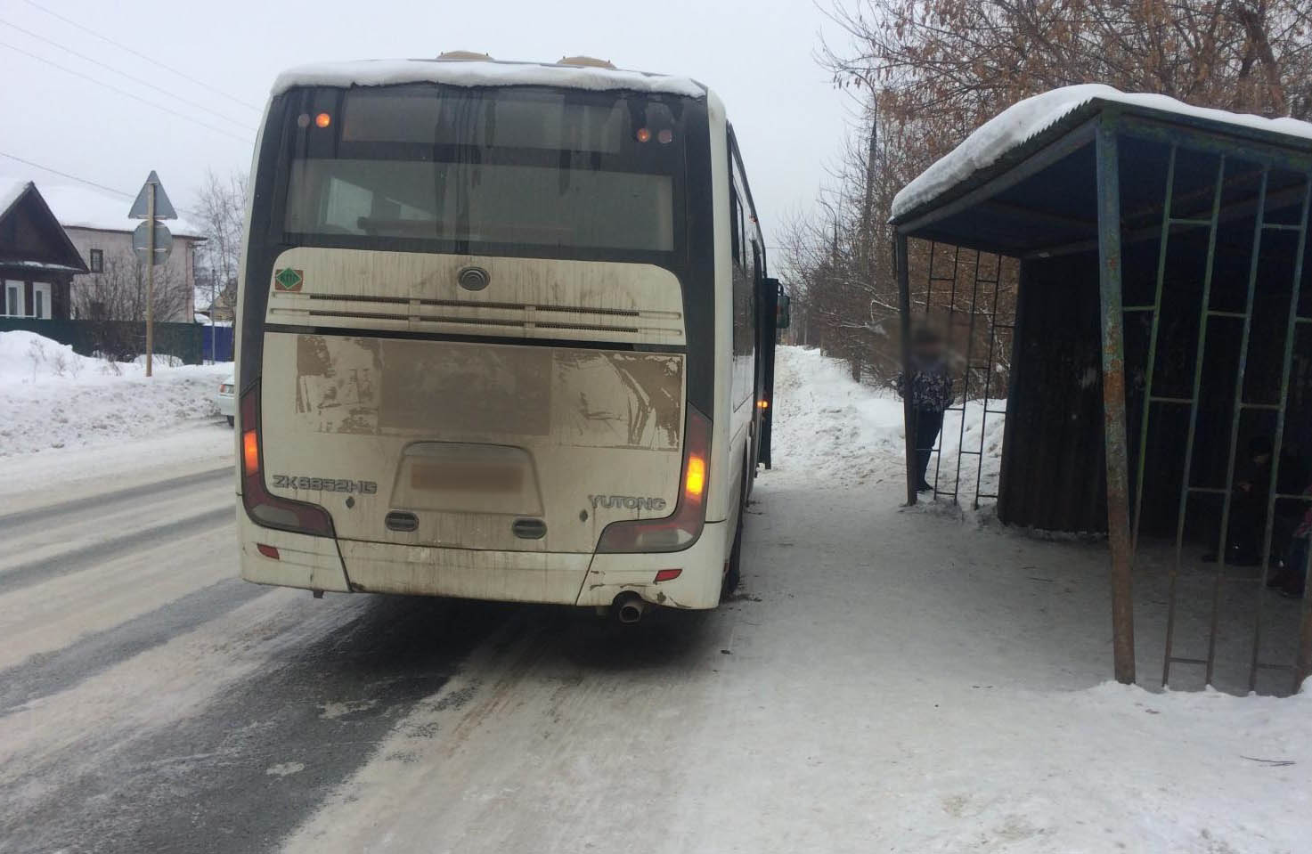 

Автобус в Воткинске сбил школьника на остановке

