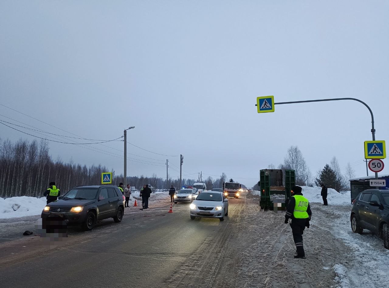 Грузовик и легковушка сбили пешехода в микрорайоне «Нагорный» в Ижевске //  ИА Сусанин - проверенные новости Ижевска и Удмуртии, факты и описания  событий.