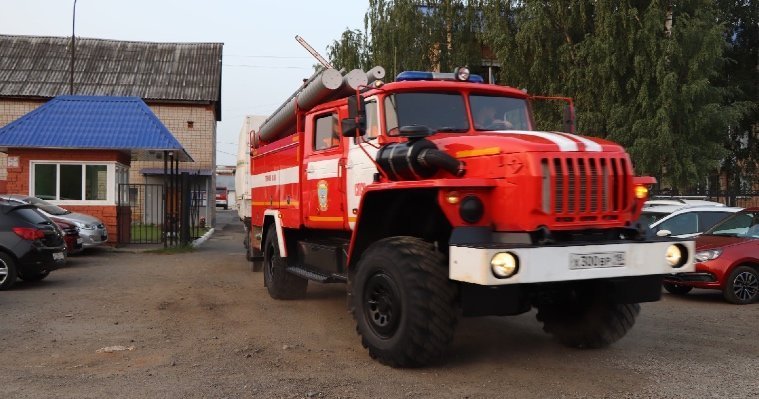Пожарные Удмуртии отправились в Мордовию для тушения пожара в заповеднике