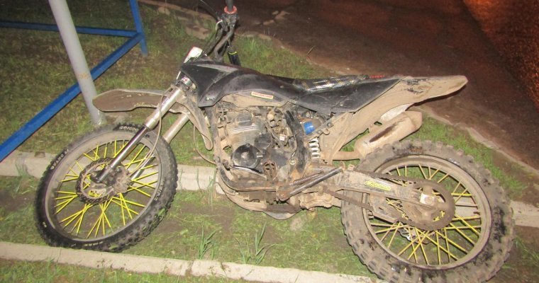 Пьяный мотоциклист без прав перевернулся в Ижевске