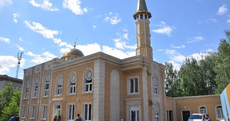 Новая мечеть в Воткинске, лесные рейды по Удмуртии и покупка Metro Goldwyn Mayer: что произошло минувшей ночью