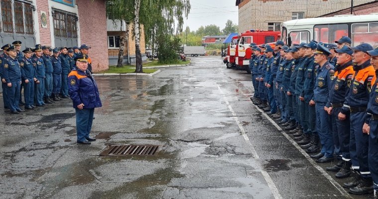 Итоги дня: возвращение пожарных Удмуртии из горящих мордовских лесов и дата начала отопительного сезона 
