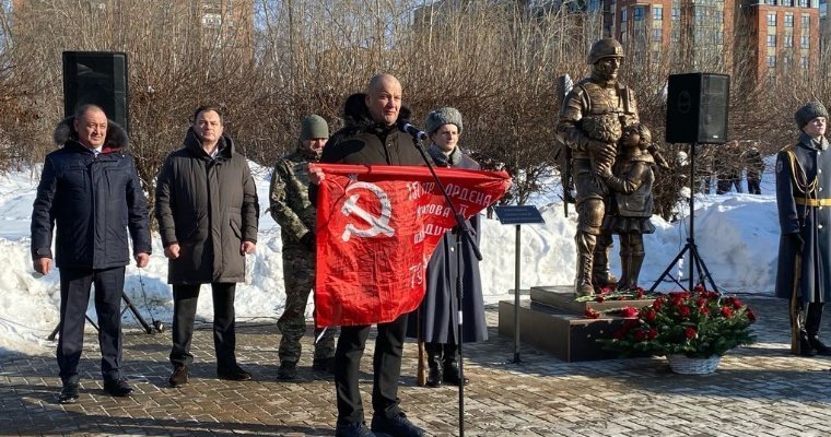 Памятник российским бойцам открыли в Ижевске в годовщину начала спецоперации