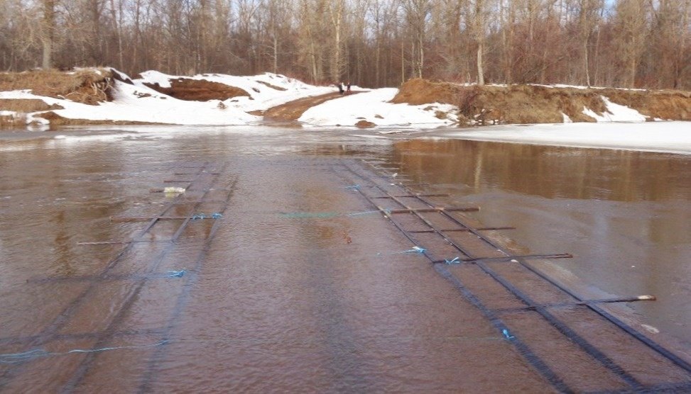 В Вавожском районе Удмуртии затопило низководный мост