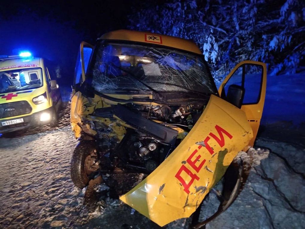В повыпавшем в аварию автобусе в Удмуртии оказалась детская команда по настольному теннису