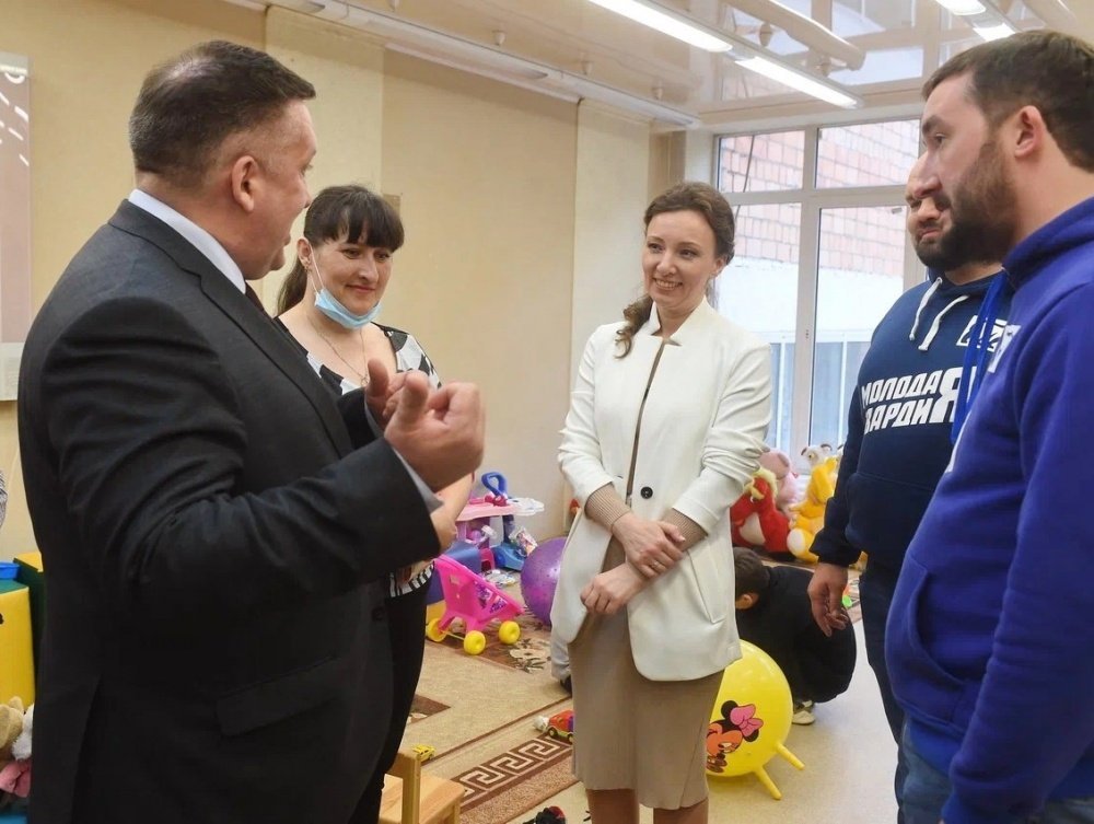 Зампред Госдумы Анна Кузнецова посетила пункты размещения для жителей Донбасса и Украины в Ижевске