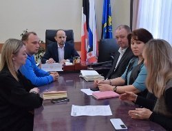 Решить проблему с неприятным запахом в деревне Верхняя Талица в Удмуртии обещают летом 2025 года 