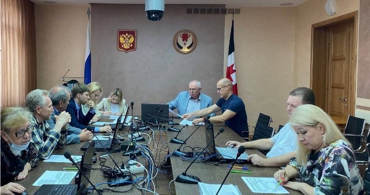 ЦИК Удмуртии принял от Александра Бречалова документы о его выдвижении на выборы главы региона