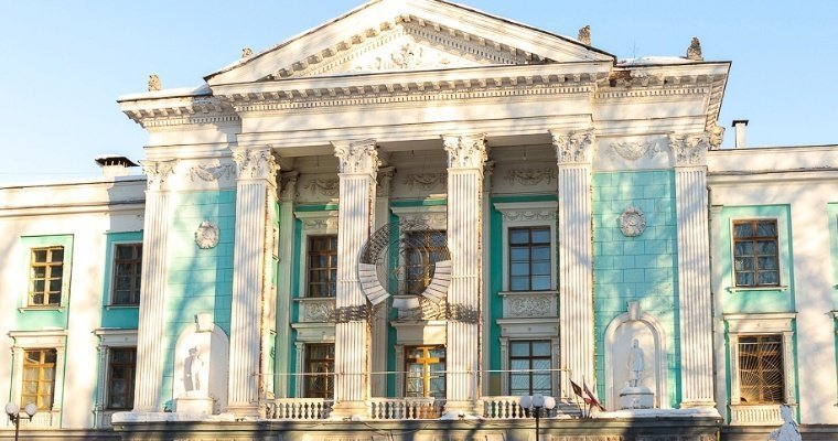 В Глазове начался ремонт культурного центра «Россия»