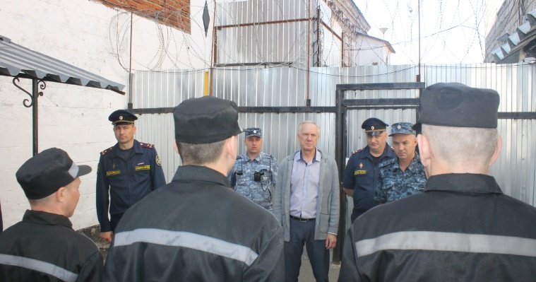 Уполномоченный по правам человека в Удмуртии осмотрел сарапульскую колонию №5