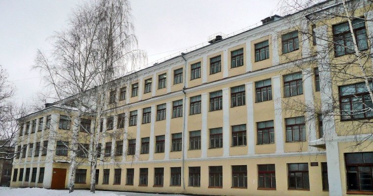 На ремонт фасада школы №27 в Ижевске выделят средства из резервного фонда