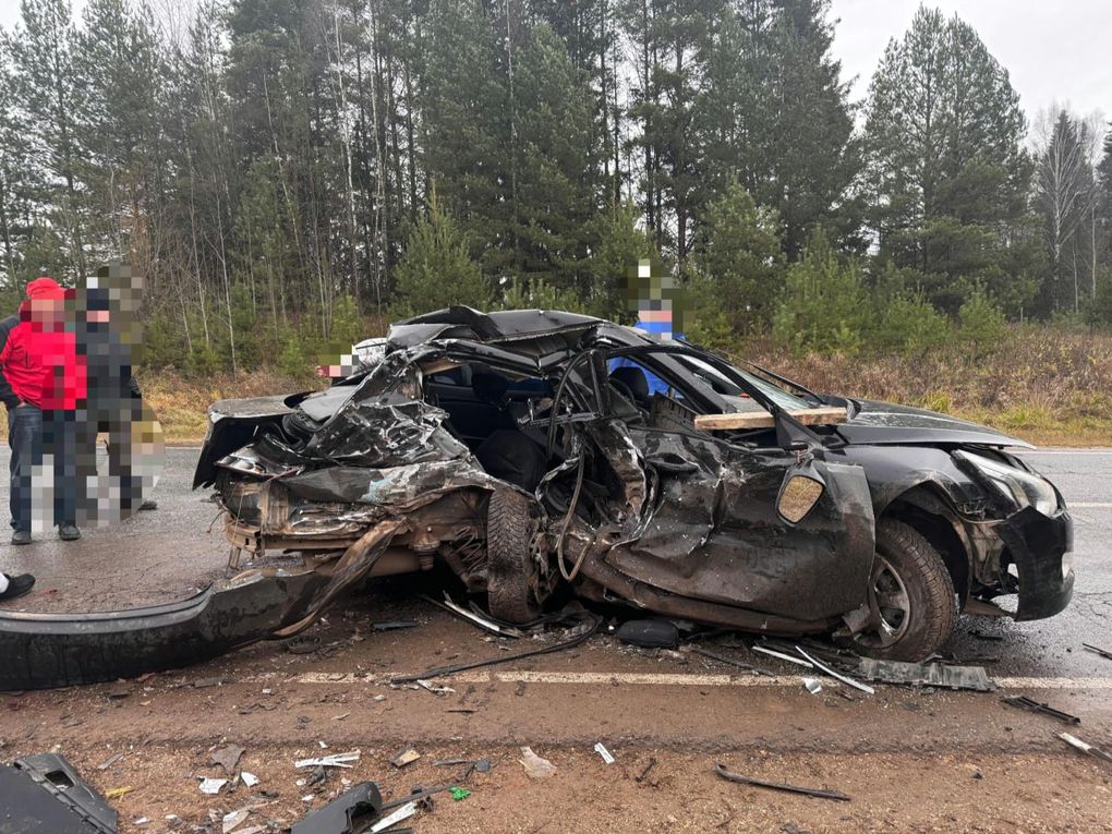 Водитель без прав устроил серьёзную аварию на трассе в Удмуртии