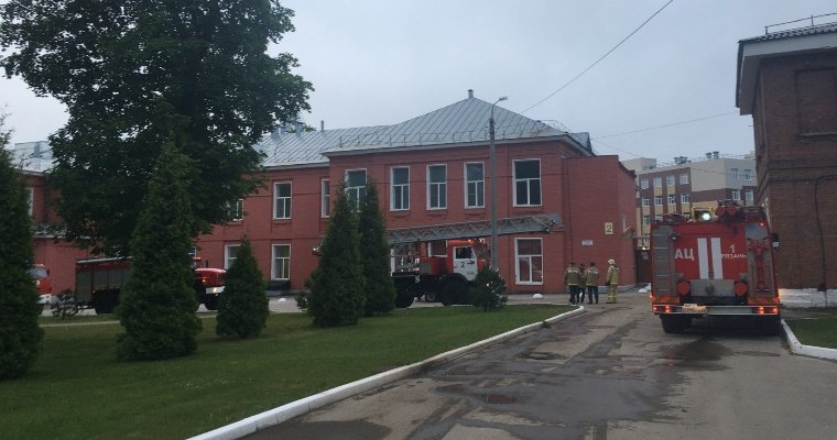 Три человека погибли в загоревшейся больнице в Рязани