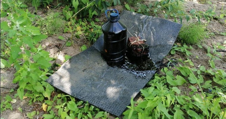 На дне Ижевского пруда обнаружили ёмкость, которая могла стать источником разлива нефтепродуктов