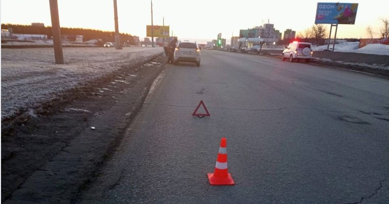 Двух пьяных пешеходов сбили на улице 10 лет Октября в Ижевске