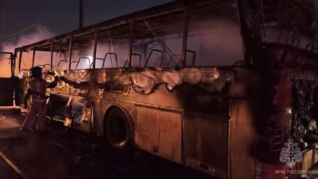 В Воткинском районе Удмуртии сгорел пассажирский автобус