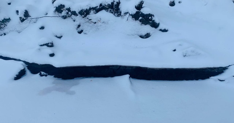 Для осмотра места разлива нефти в Кезском районе использовали беспилотник