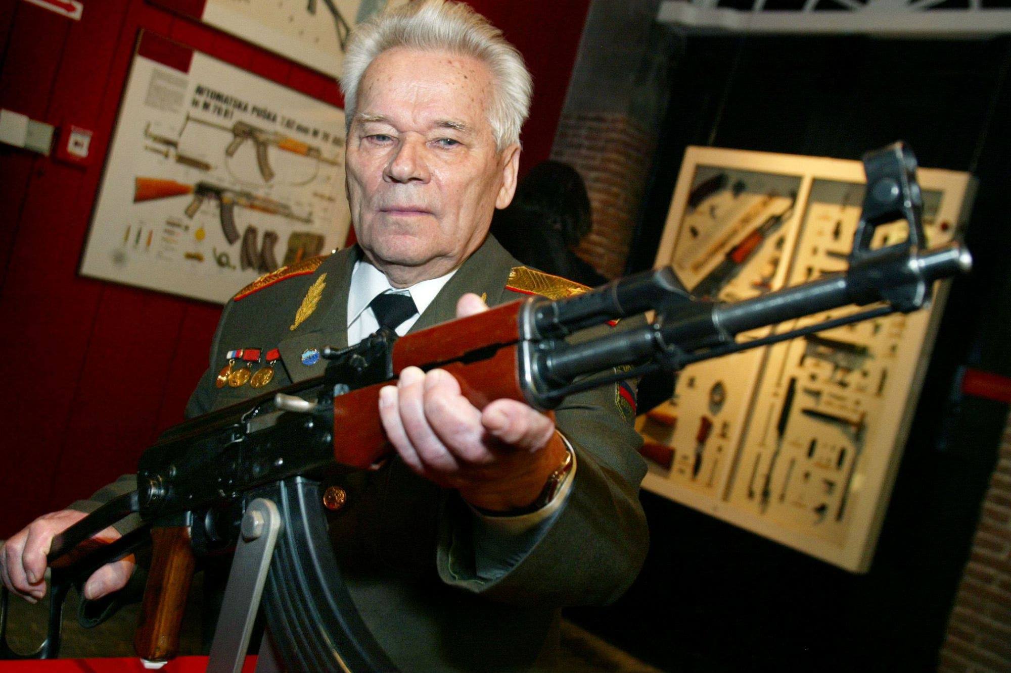В Удмуртии опубликовали архивное издание «Оружейник мира», посвященное Михаилу Калашникову