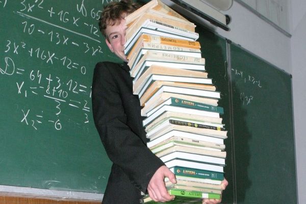 Школы Удмуртии на 75% обеспечили учебниками