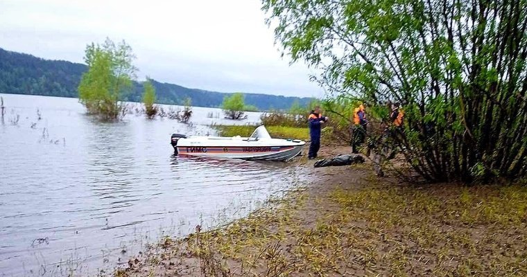 На Каме в Удмуртии затонула моторная лодка с пятью людьми на борту