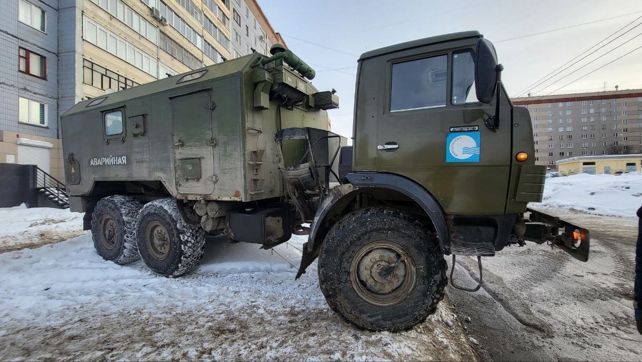 В результате аварии на трубопроводе в районе улицы Холмогорова в Ижевске  пришлось отключить один тепловой пункт // ИА Сусанин - проверенные новости  Ижевска и Удмуртии, факты и описания событий.