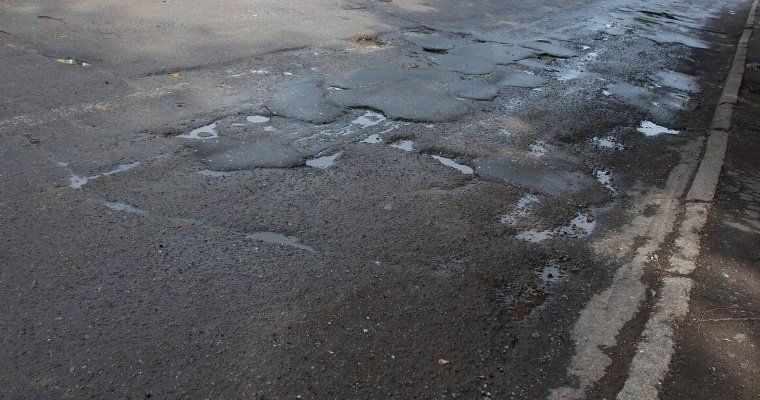 Служба благоустройства Ижевска заплатит штраф в 100 000 рублей за некачественное содержание дорог 