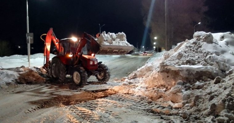 Дорогу в Можге очистили от снега после жалоб местных жителей