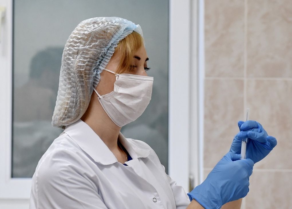 Более 5 000 девочек из неблагополучных семей в Удмуртии привьют против вируса папилломы человека