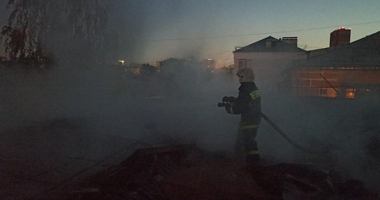 2 человека сгорели при пожаре в Екатеринбурге 